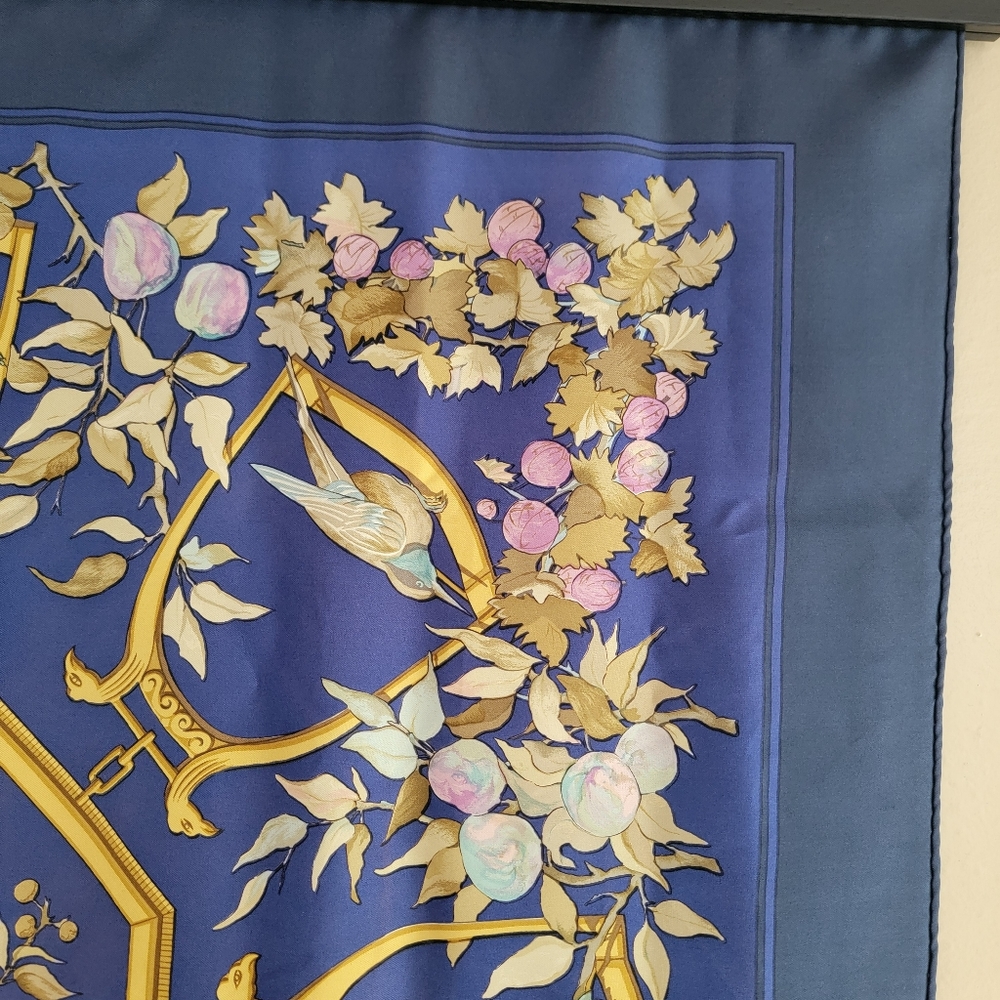 Labor Day Sale🎉 Elegant Authentic Hermes Ramage silk scarf with ribbon & box - Picture 7 of 12